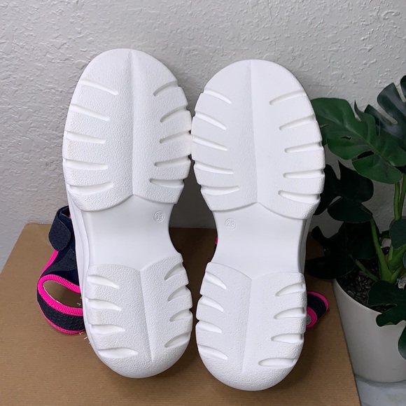 JOSHUA SANDERS
FUXIA SPICE SCUBA SANDALS - Picture 9 of 10